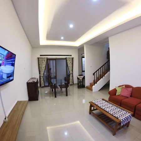 Padma Laguna Guesthouse Baturetno Eksteriør billede